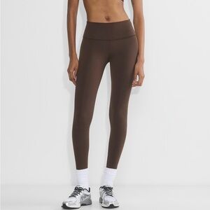 Aritzia LIFE Cheeky Hi-Rise 26” Leggings - size 8